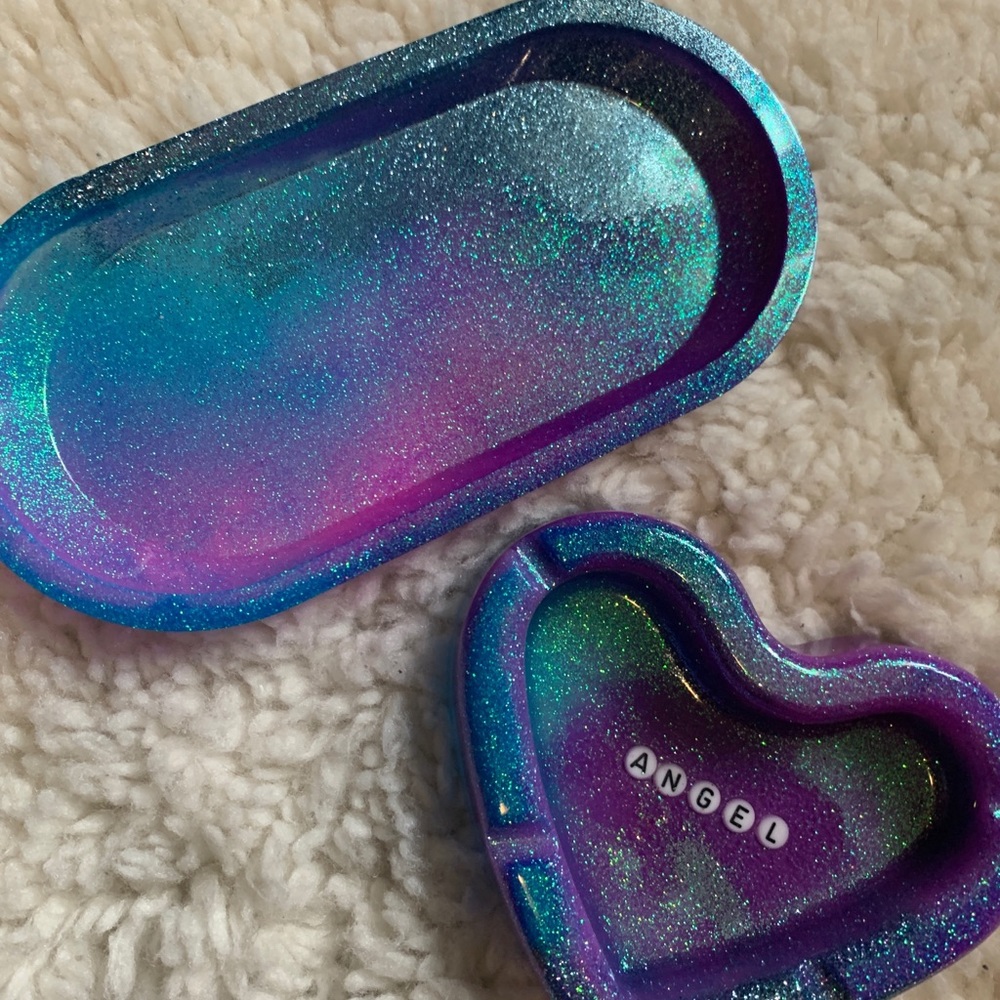 ❌SOLD❌ 💜CUSTOM ASHTRAY💙